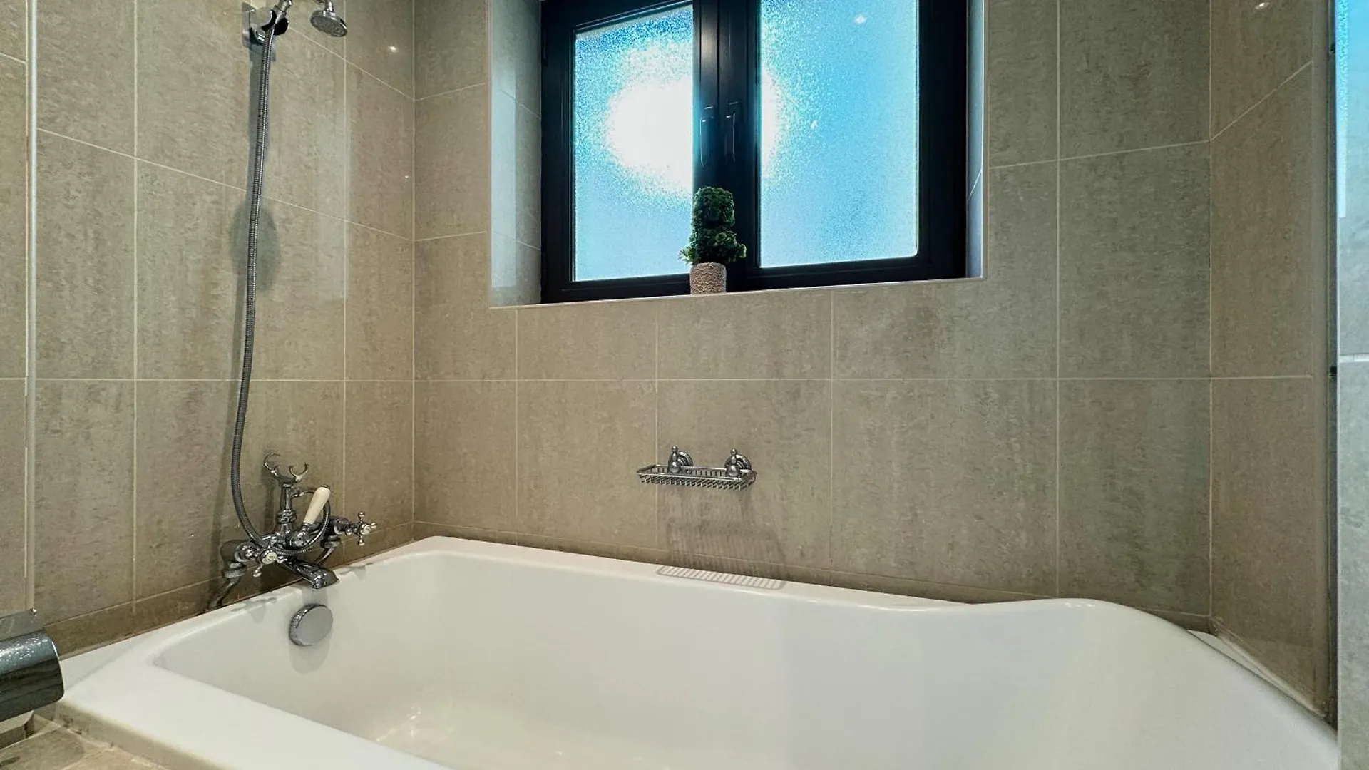 Golden Homes Souk Al Bahar Burj Khalifa View Tajer Residences 1Br Mint Avenue Near , Dubai Mall & Burj Khalifa Apartment
